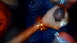 Intialainen kiimainen tyttöystävä vittu takaa äänekäs voihkiminen
