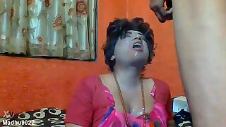 Crossdresser minum kencing