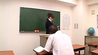 Nami Kimura, teacher in heats, goes down on a young student - More at Slurpjp.com