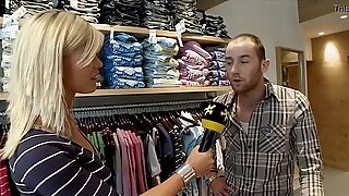Mooie vrouw neukt in superdry negozio brugge geile winkel